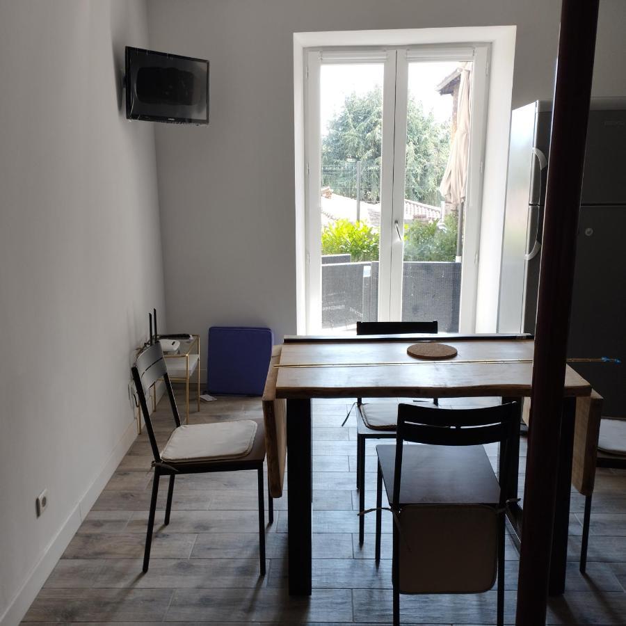 דירות Trevoux: Loft Ravissant Avec Terrasse מראה חיצוני תמונה